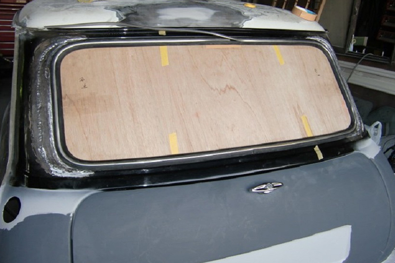 MK1 リヤーガラス取付加工